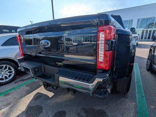 2025 Ford F-350 Lariat Super Duty