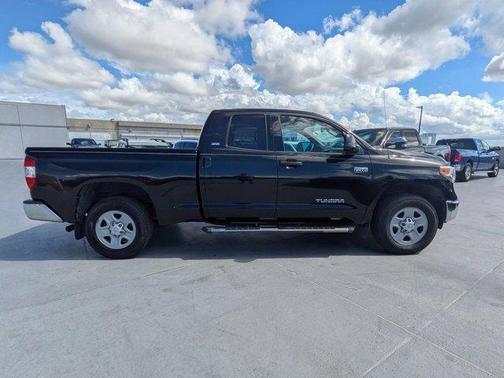 2017 Toyota Tundra SR5