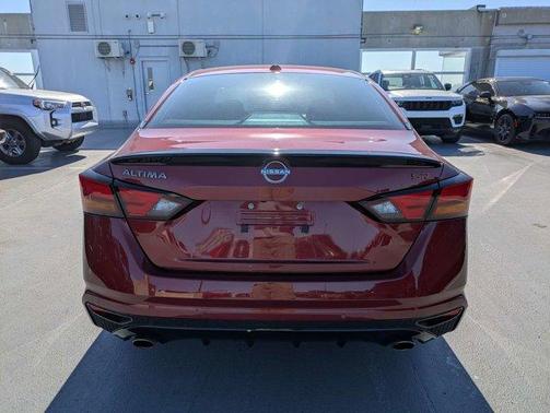 Scarlet Ember 2024 Nissan Altima 2.5 SR