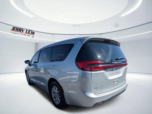 2024 Chrysler Pacifica Touring-L