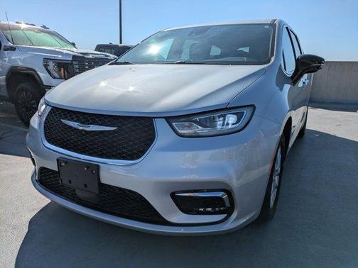 2024 Chrysler Pacifica Touring-L