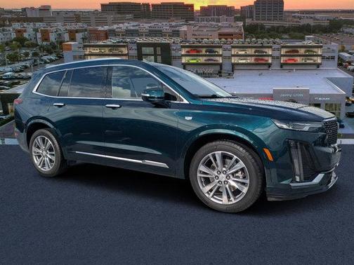 2025 Cadillac XT6 Premium Luxury FWD
