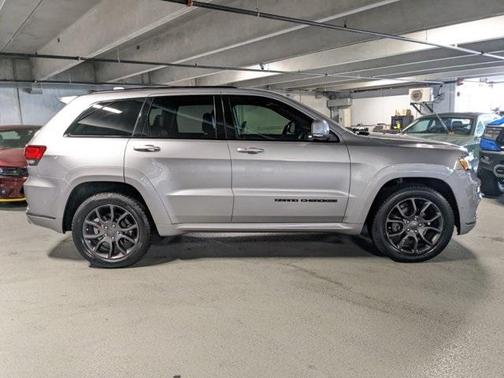 Photo 3 of 28 of 2020 Jeep Grand Cherokee Overland