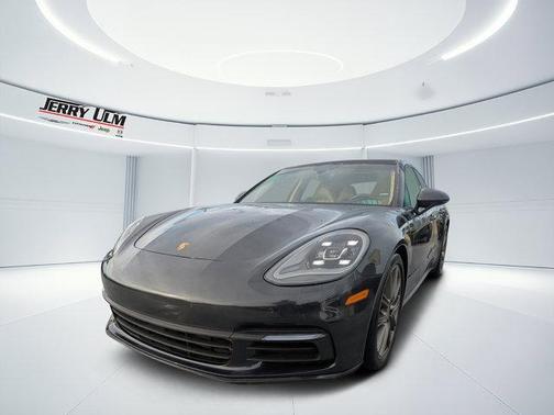 2018 Porsche Panamera 4