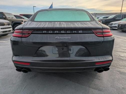 2018 Porsche Panamera 4