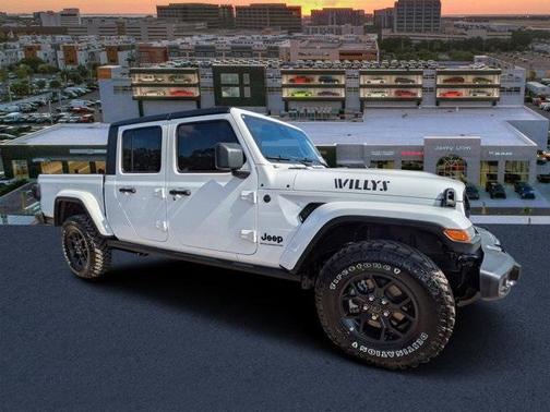 2026 Jeep Gladiator Sport