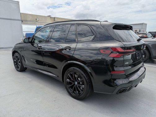 Black Sapphire Metallic 2024 BMW X5 M60i