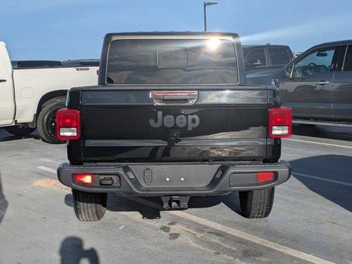 2022 Jeep Gladiator Sport