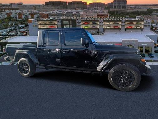 2022 Jeep Gladiator Sport