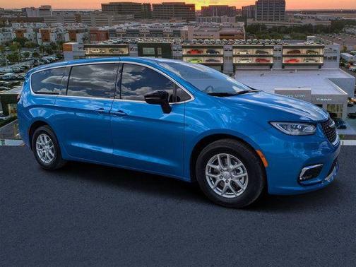 Hydro Blue Pearlcoat 2026 Chrysler Pacifica Select