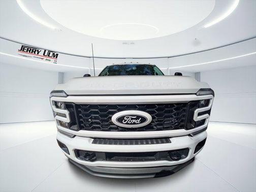 Oxford White 2025 Ford F-450 Lariat