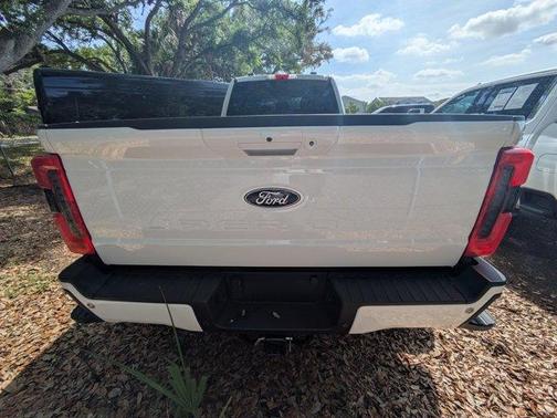 Oxford White 2025 Ford F-450 Lariat