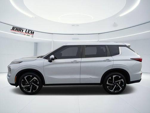 Silver 2022 Mitsubishi Outlander ES