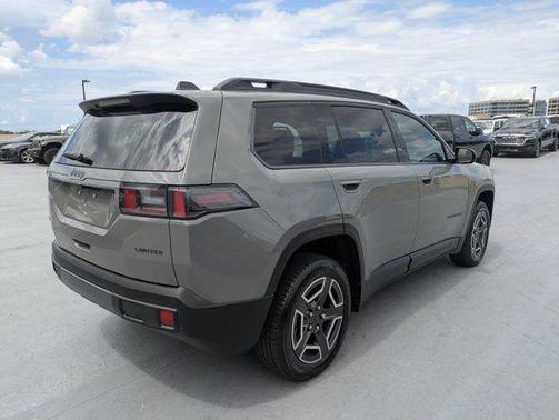 Sting Gray Clearcoat 2026 Jeep Cherokee LAREDO/LIMITED
