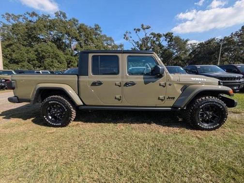 2026 Jeep Gladiator Sport