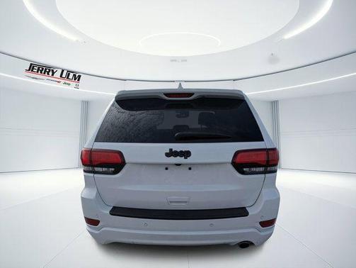 Bright White Clearcoat 2022 Jeep Grand Cherokee WK Laredo