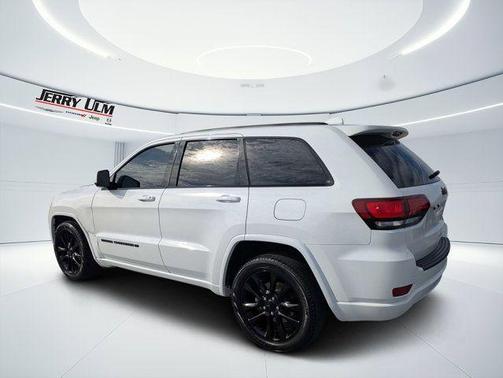 Bright White Clearcoat 2022 Jeep Grand Cherokee WK Laredo