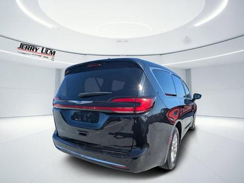 2023 Chrysler Pacifica Touring-L