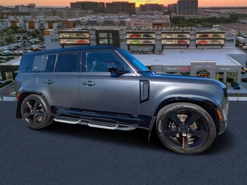 2023 Land Rover Defender V8