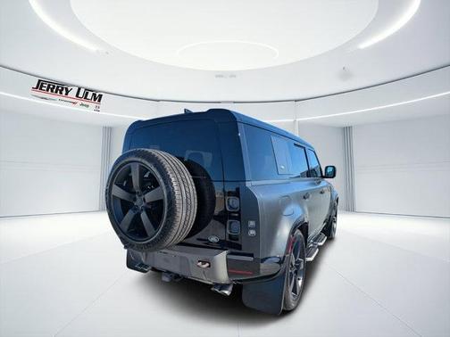 2023 Land Rover Defender V8