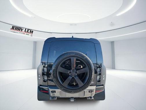 2023 Land Rover Defender V8