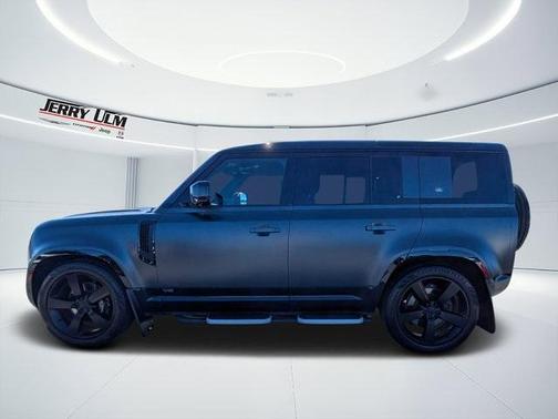 2023 Land Rover Defender V8