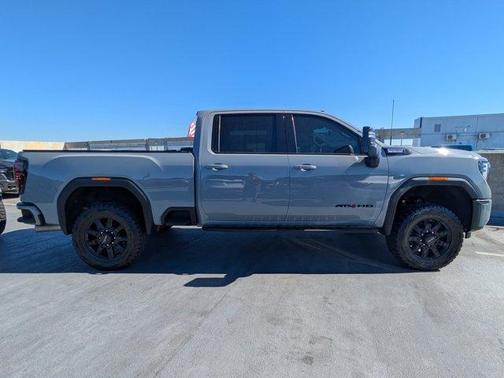 2024 GMC Sierra 2500 AT4