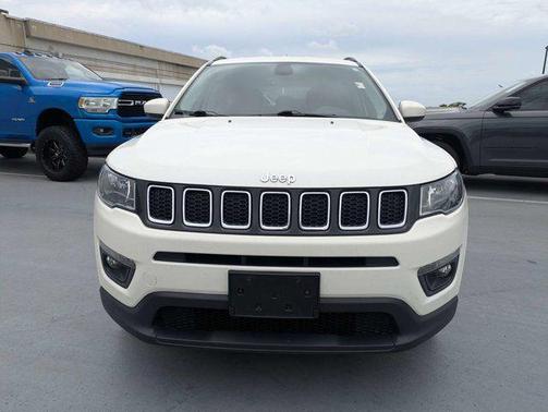 White Clearcoat 2019 Jeep Compass Latitude