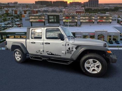 2021 Jeep Gladiator Sport