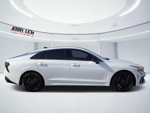 Snow White Pearl 2025 Kia K5 GT