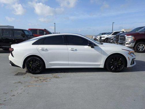 Snow White Pearl 2025 Kia K5 GT