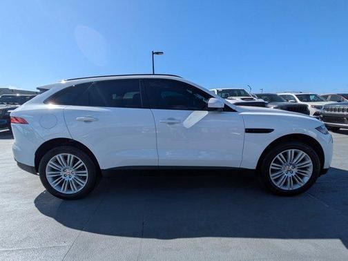 2018 Jaguar F-PACE 25t Premium