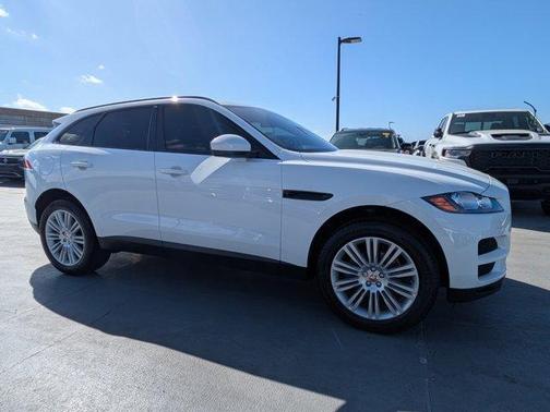 2018 Jaguar F-PACE 25t Premium