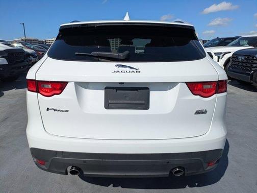 2018 Jaguar F-PACE 25t Premium