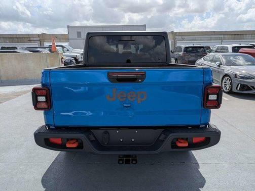 Hydro Blue Pearlcoat 2025 Jeep Gladiator Mojave