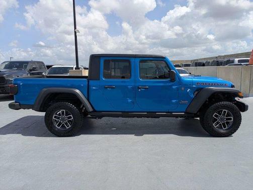 Hydro Blue Pearlcoat 2025 Jeep Gladiator Mojave