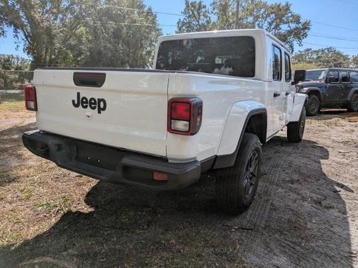2025 Jeep Gladiator Sport