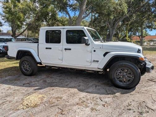 2025 Jeep Gladiator Sport