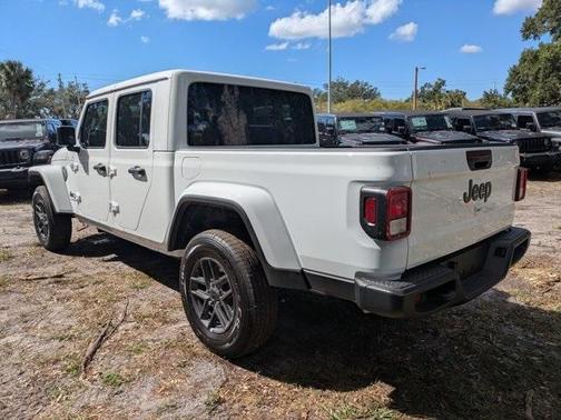 2025 Jeep Gladiator Sport