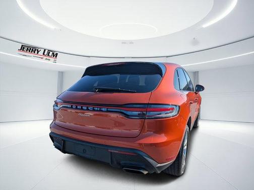 2023 Porsche Macan Base (PDK)