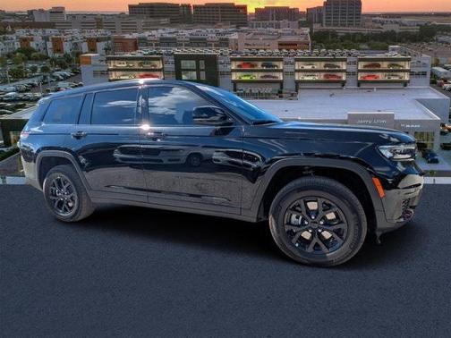 2025 Jeep Grand Cherokee L Laredo