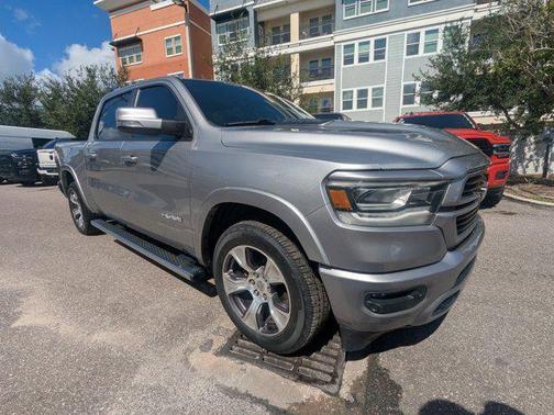 2021 RAM 1500 Laramie Crew Cab 4x2 57' Box