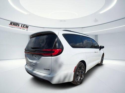 2026 Chrysler Pacifica Limited