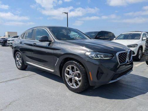 2023 BMW X4 xDrive30i