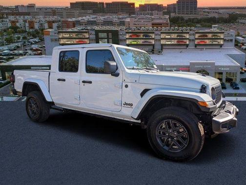 2026 Jeep Gladiator Sport