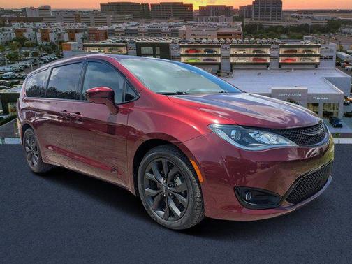 2018 Chrysler Pacifica Touring L Plus