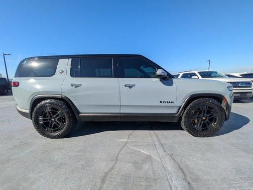 2024 Rivian R1S Adventure Quad Motor Large Pack