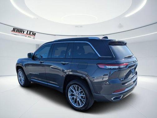 2022 Jeep Grand Cherokee Summit