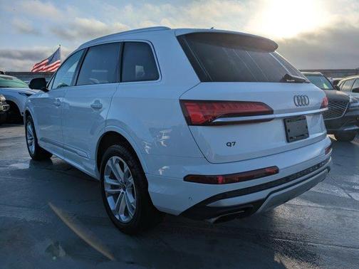 2025 Audi Q7 55 Premium Plus