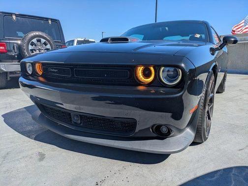 2016 Dodge Challenger 392 Hemi Scat Pack Shaker